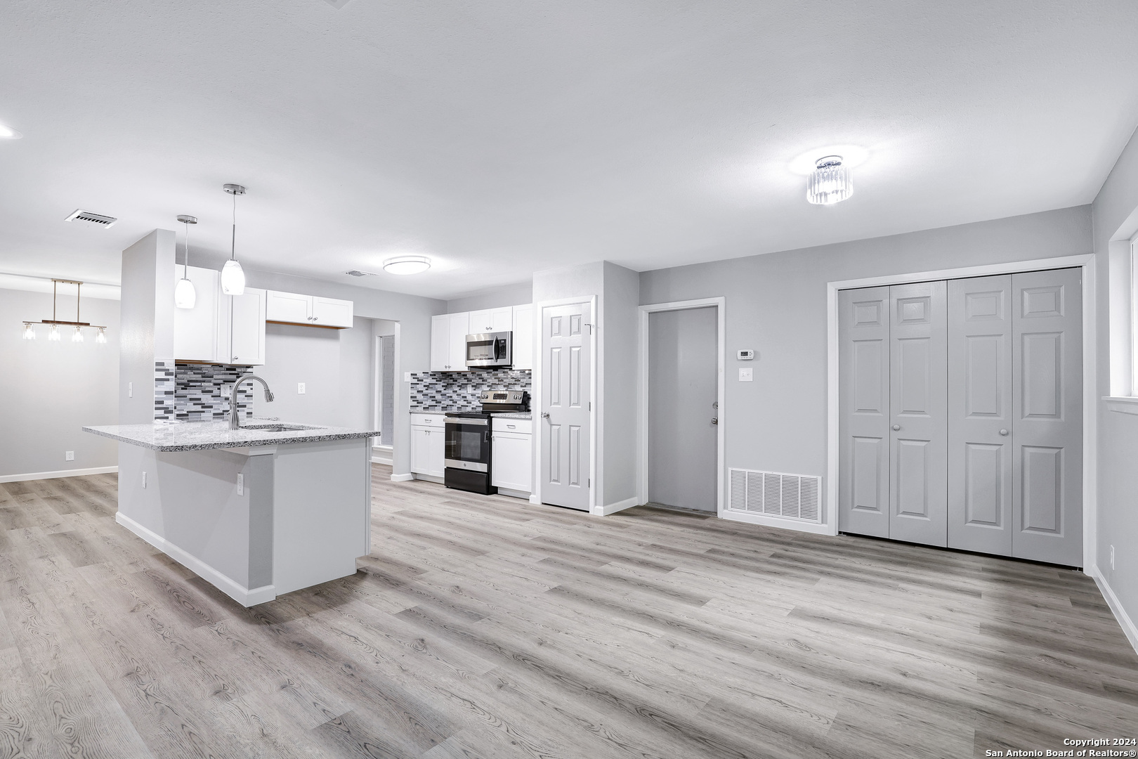 7403 Meadow Cliff , San Antonio, TX, 78251 | 1786887 | Realty Texas LLC