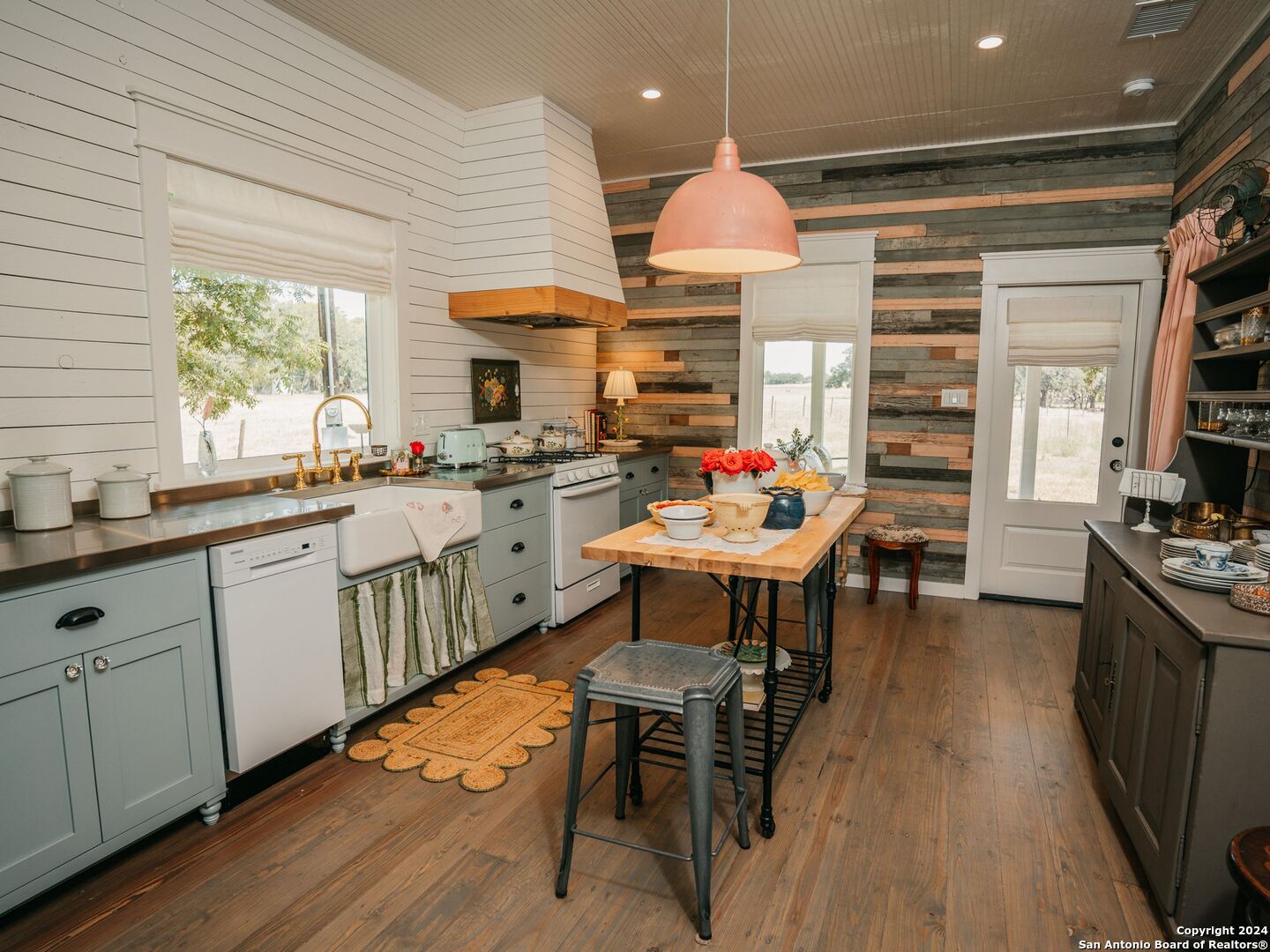 17 Old Fredericksburg , Boerne, TX, 78015 | 1791709 | Realty Texas LLC