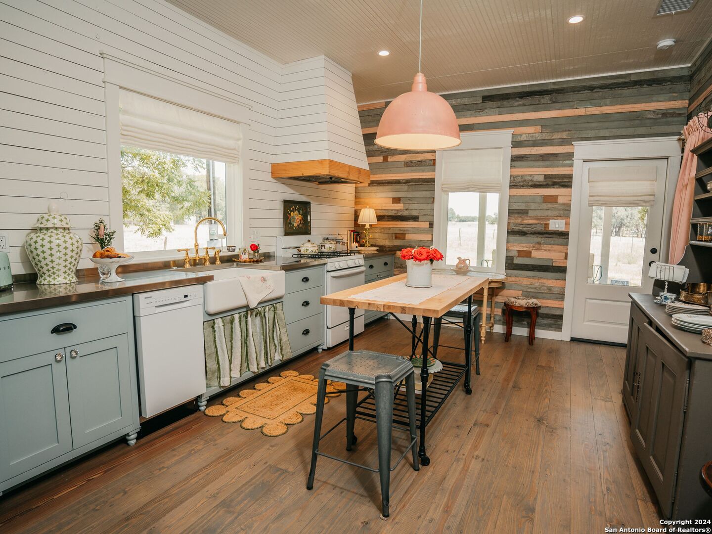 17 Old Fredericksburg , Boerne, TX, 78015 | 1791709 | Realty Texas LLC