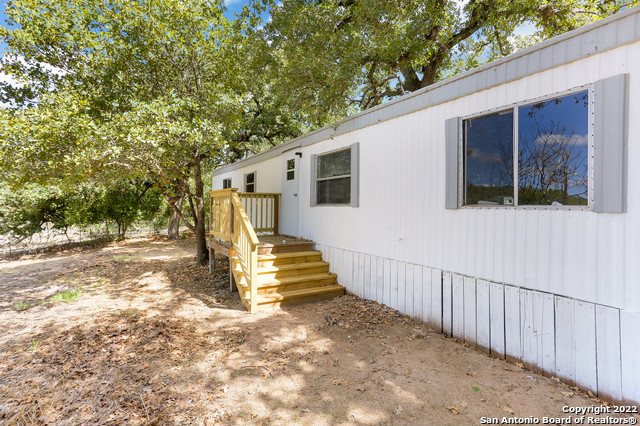 205 Crosscreek Dr , Floresville, TX, 78114-9324 | 1781696 | Realty Texas LLC