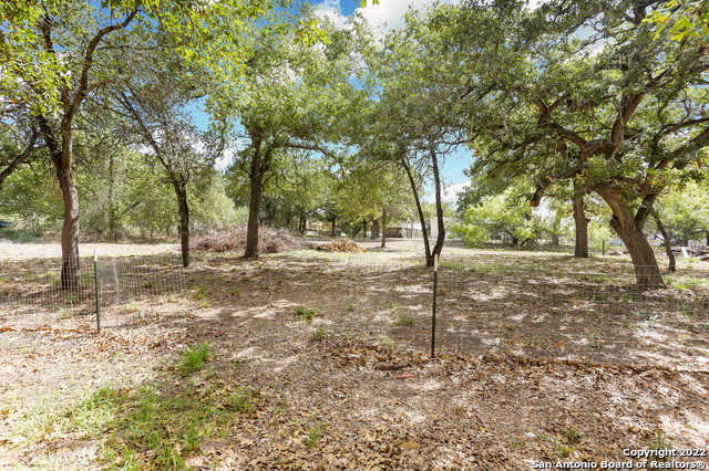205 Crosscreek Dr , Floresville, TX, 78114-9324 | 1781696 | Realty Texas LLC