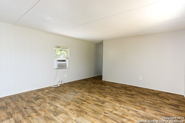 205 Crosscreek Dr , Floresville, TX, 78114-9324 | 1781696 | Realty Texas LLC