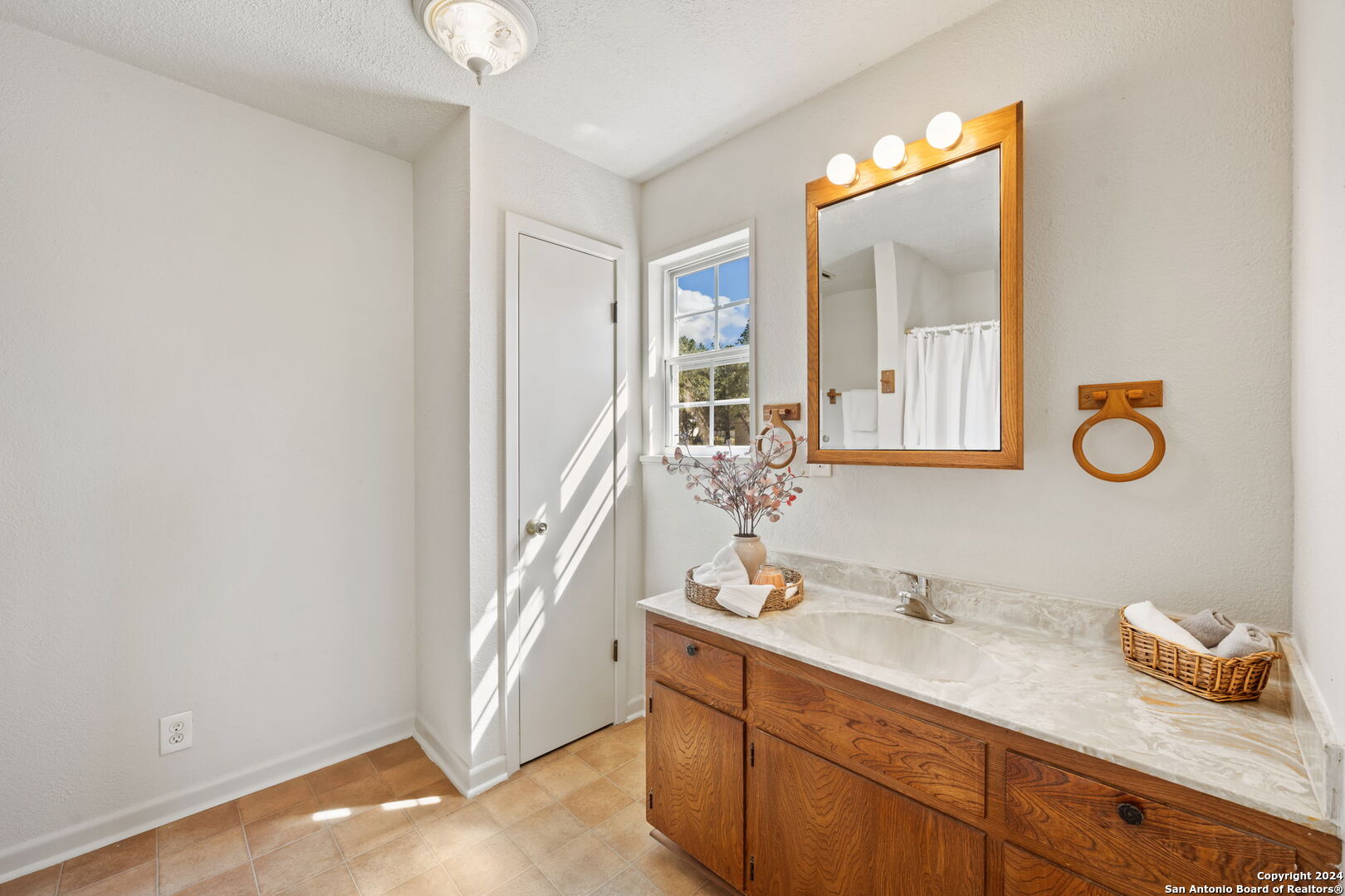 823 Rimrock Cove , Spring Branch, TX, 78070-5229 | 1803321 | Realty Texas LLC