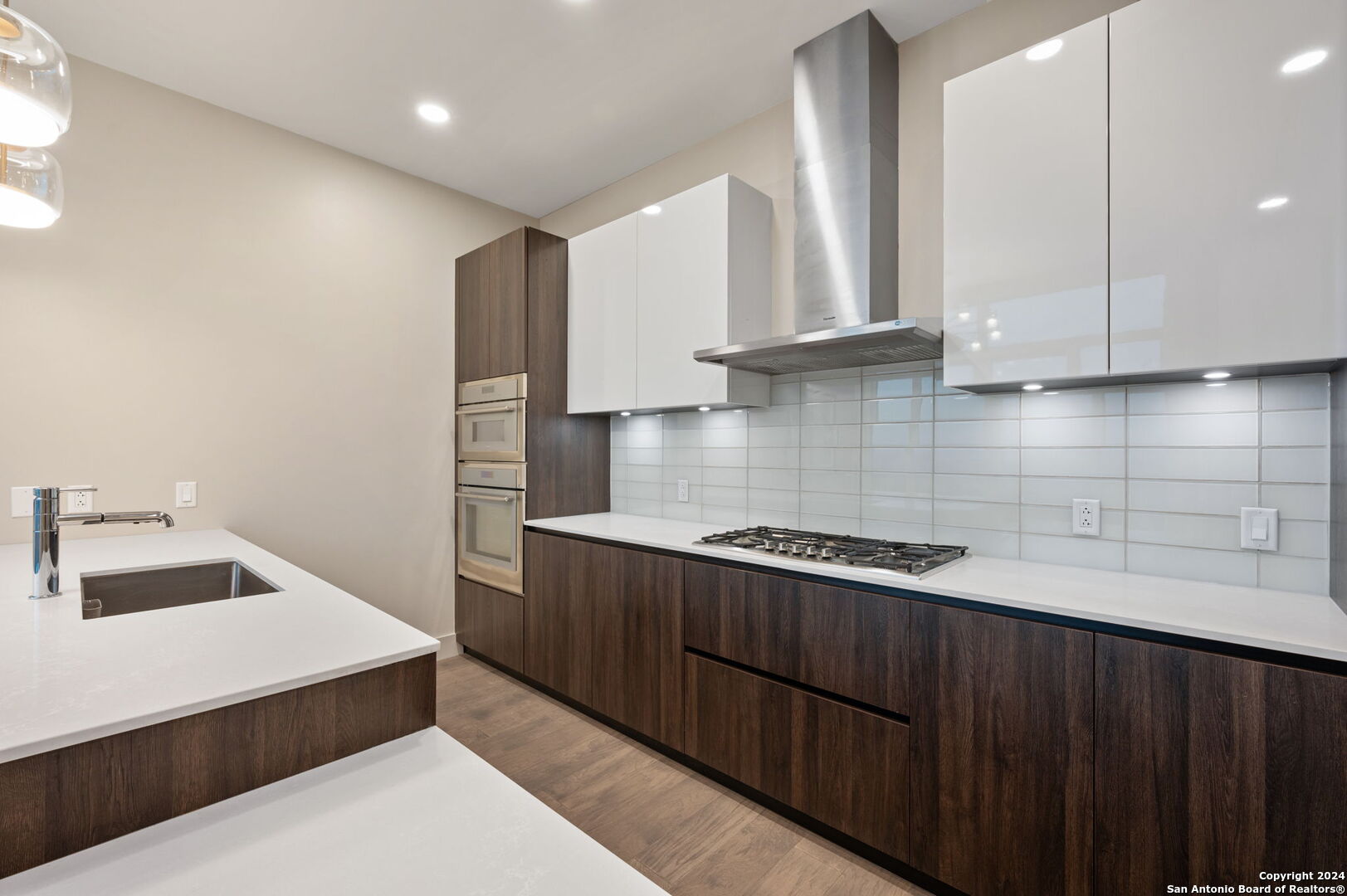 123 Lexington Ave 1308 , San Antonio, TX, 78205-1122 | 1798977 | Realty Texas LLC