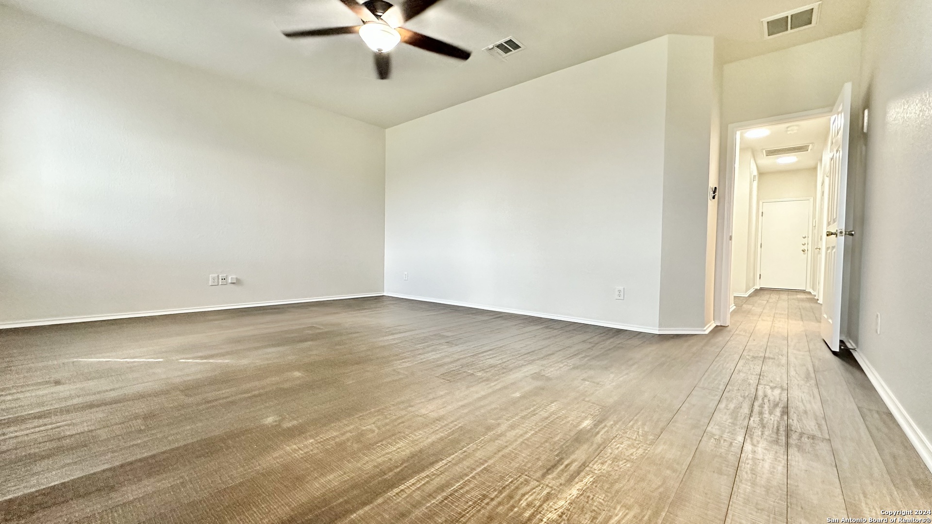 24526 Walnut Pass , San Antonio, TX, 78255 | 1799235 | Realty Texas LLC