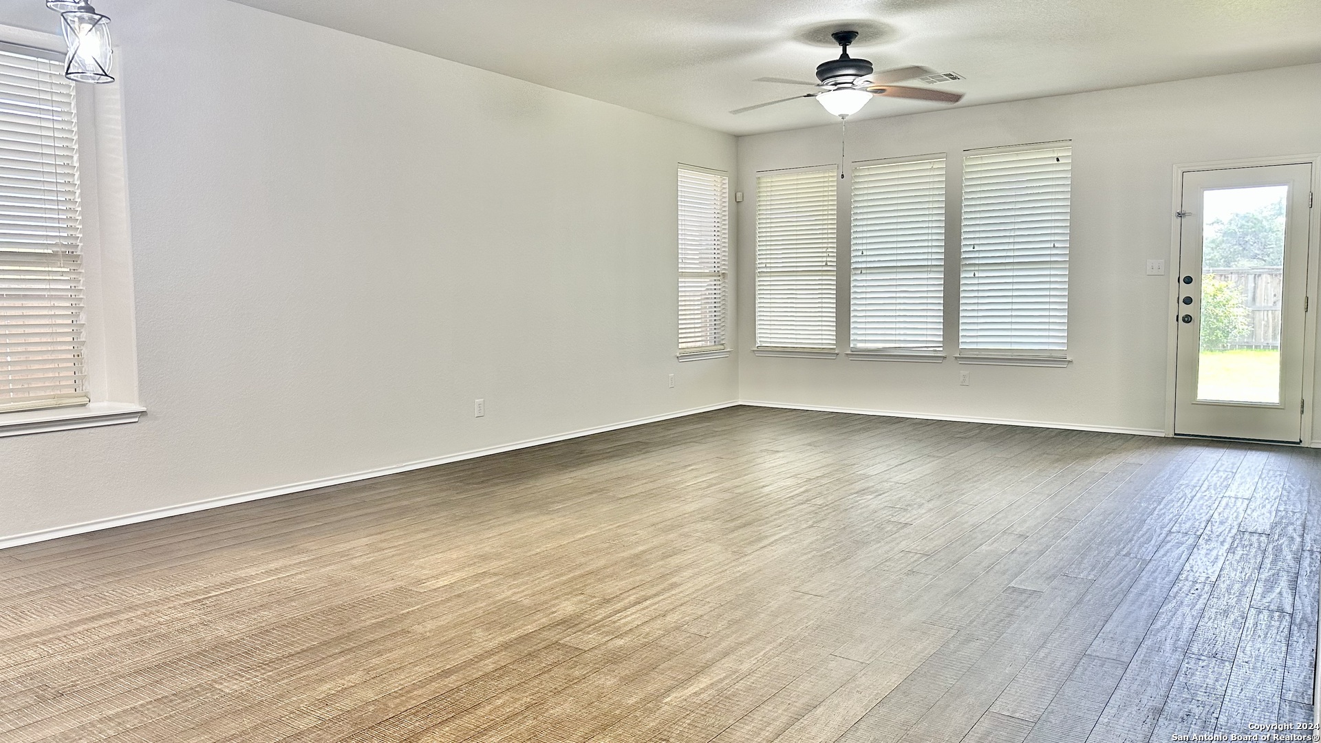 24526 Walnut Pass , San Antonio, TX, 78255 | 1799235 | Realty Texas LLC