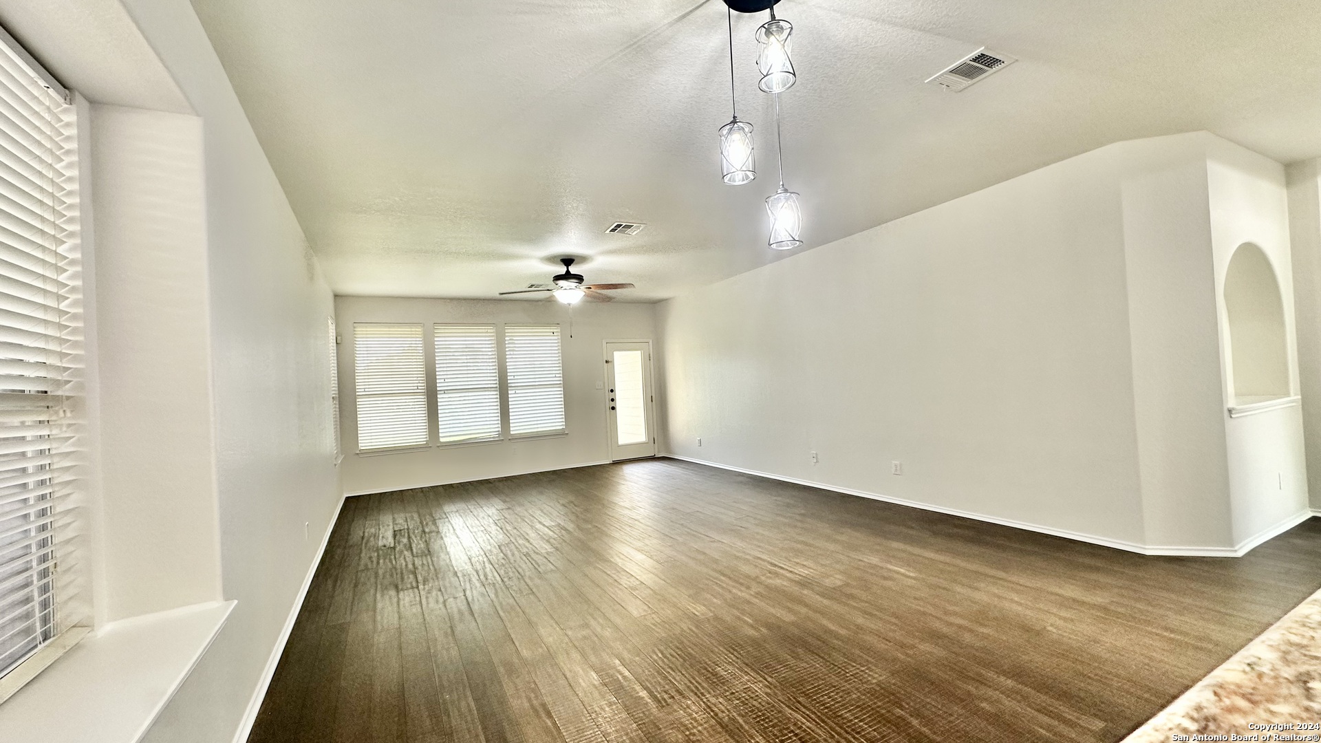 24526 Walnut Pass , San Antonio, TX, 78255 | 1799235 | Realty Texas LLC
