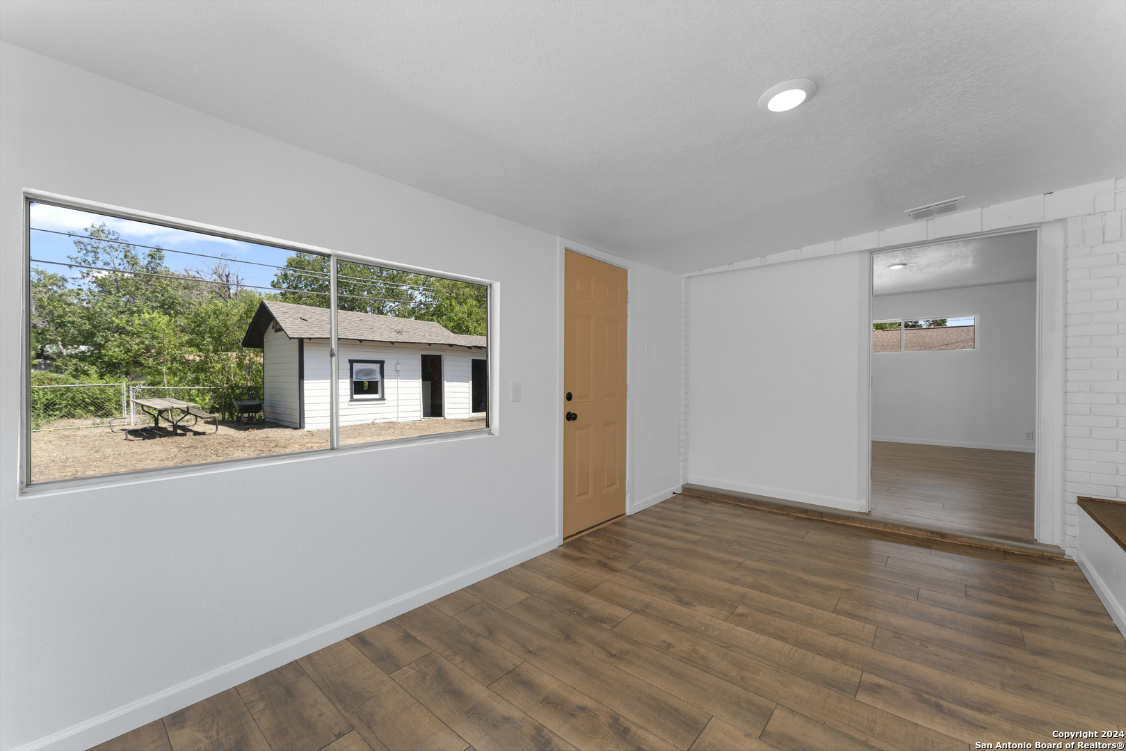 3710 Kirby Dr , Kirby, TX, 78219 | 1803210 | Realty Texas LLC