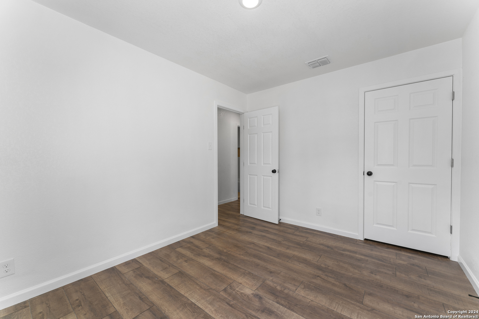 3710 Kirby Dr , Kirby, TX, 78219 | 1803210 | Realty Texas LLC