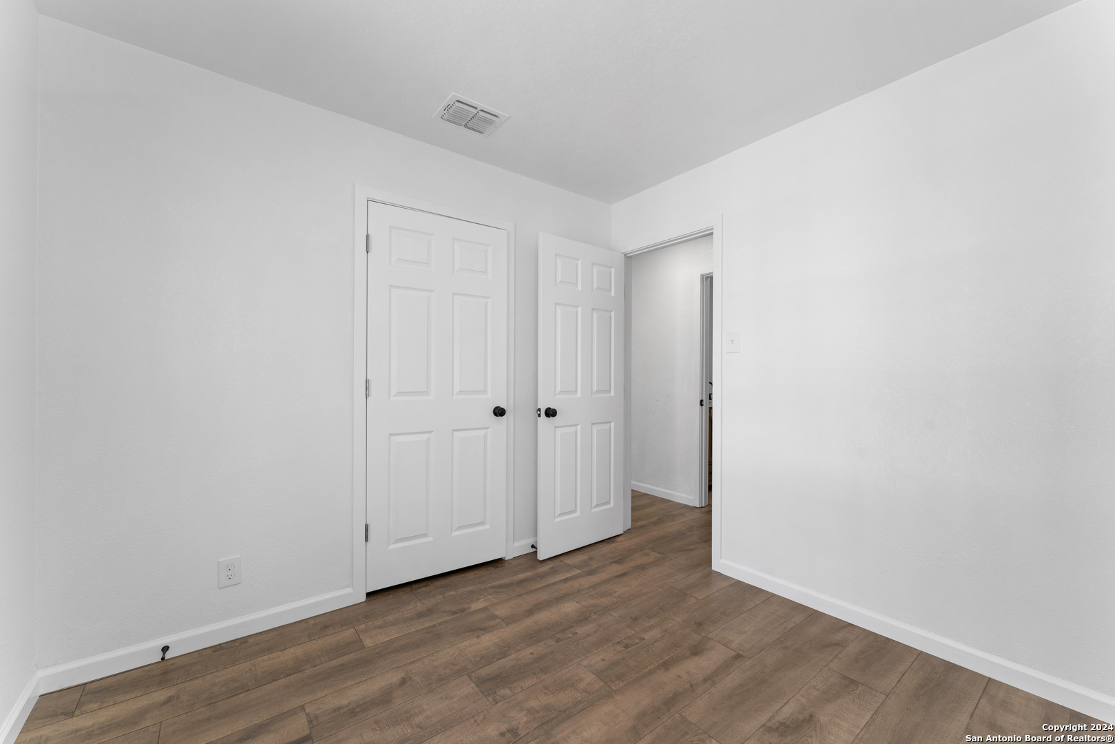 3710 Kirby Dr , Kirby, TX, 78219 | 1803210 | Realty Texas LLC
