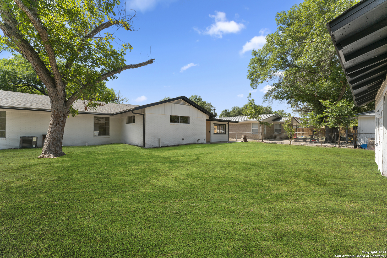 3710 Kirby Dr , Kirby, TX, 78219 | 1803210 | Realty Texas LLC