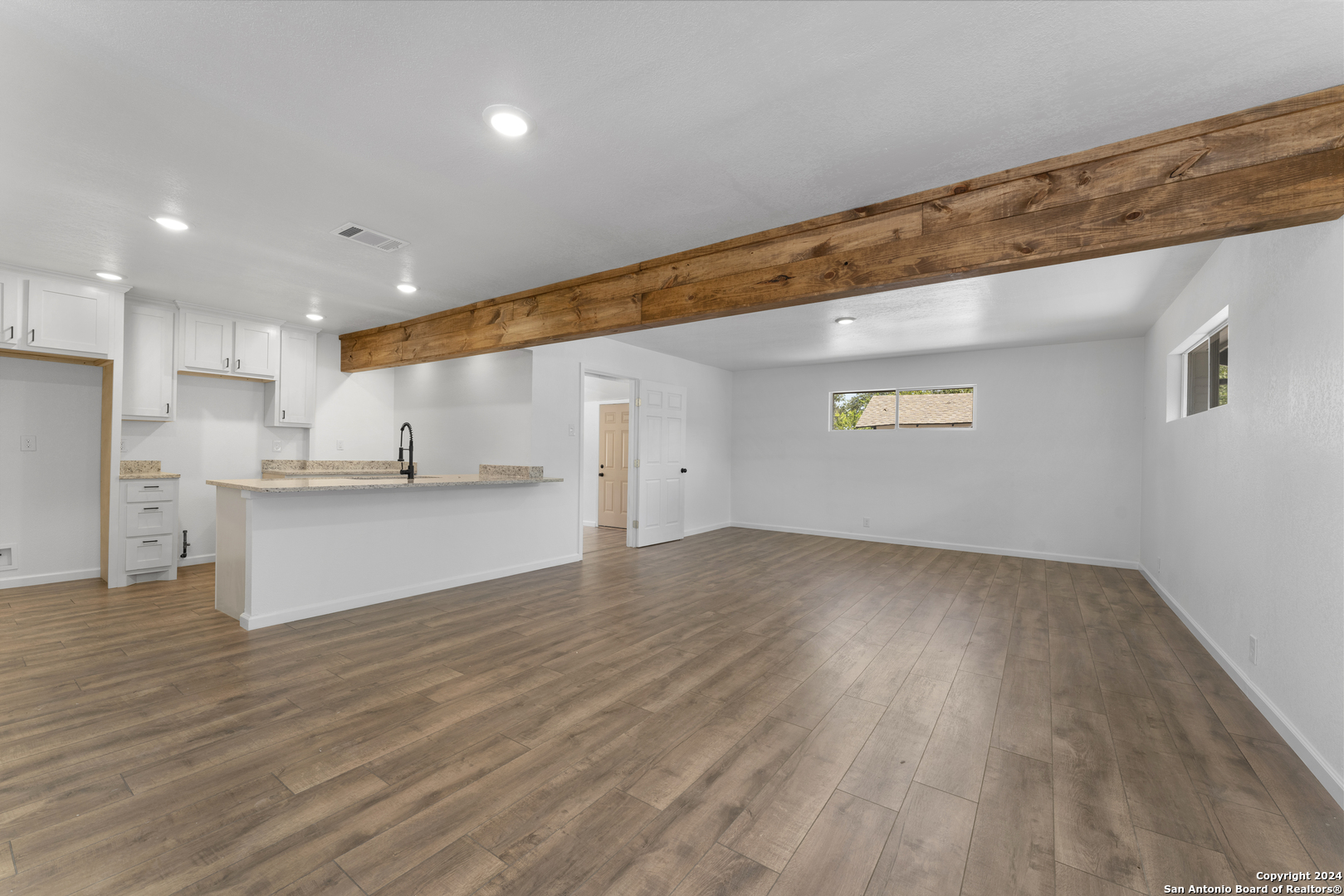3710 Kirby Dr , Kirby, TX, 78219 | 1803210 | Realty Texas LLC