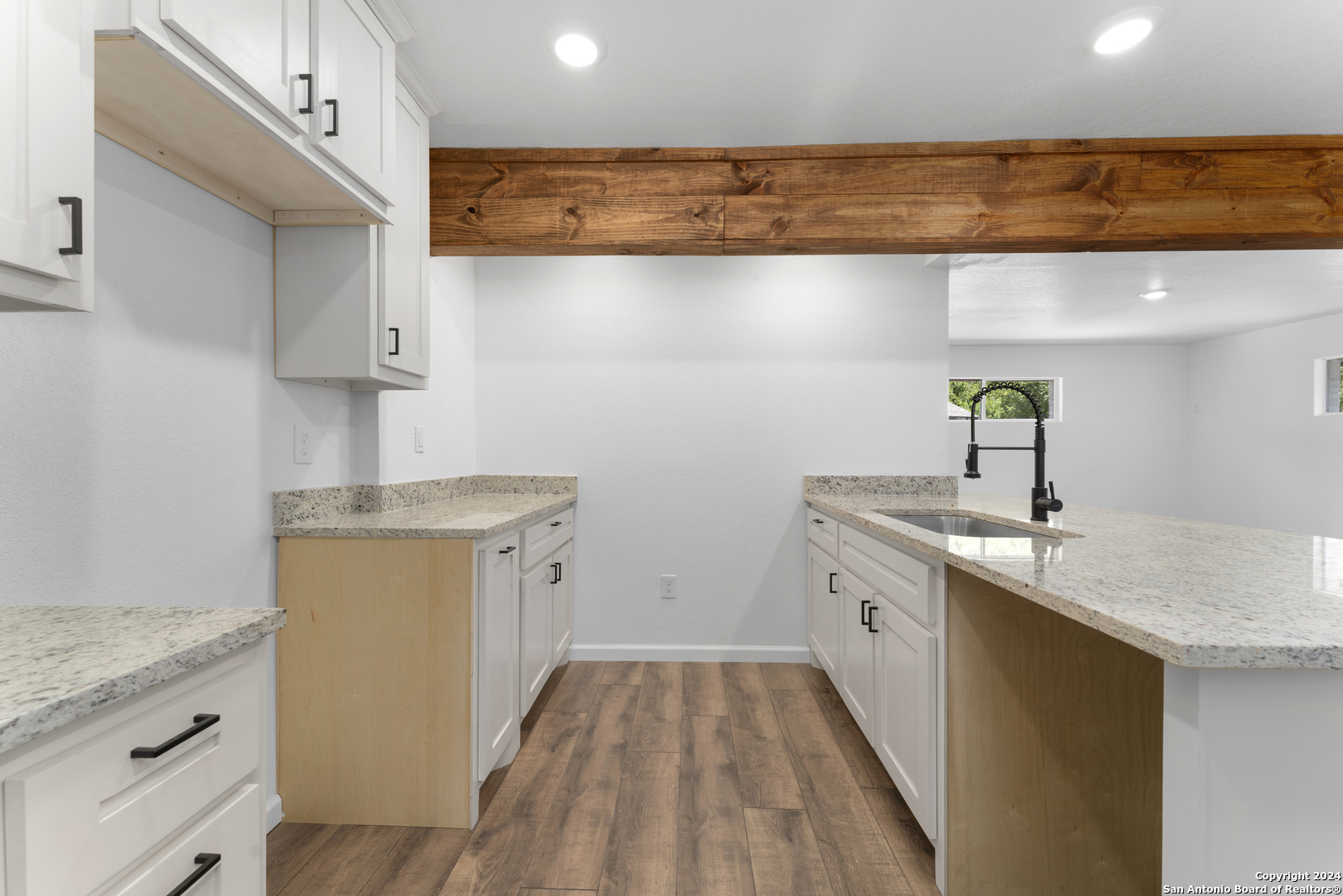 3710 Kirby Dr , Kirby, TX, 78219 | 1803210 | Realty Texas LLC