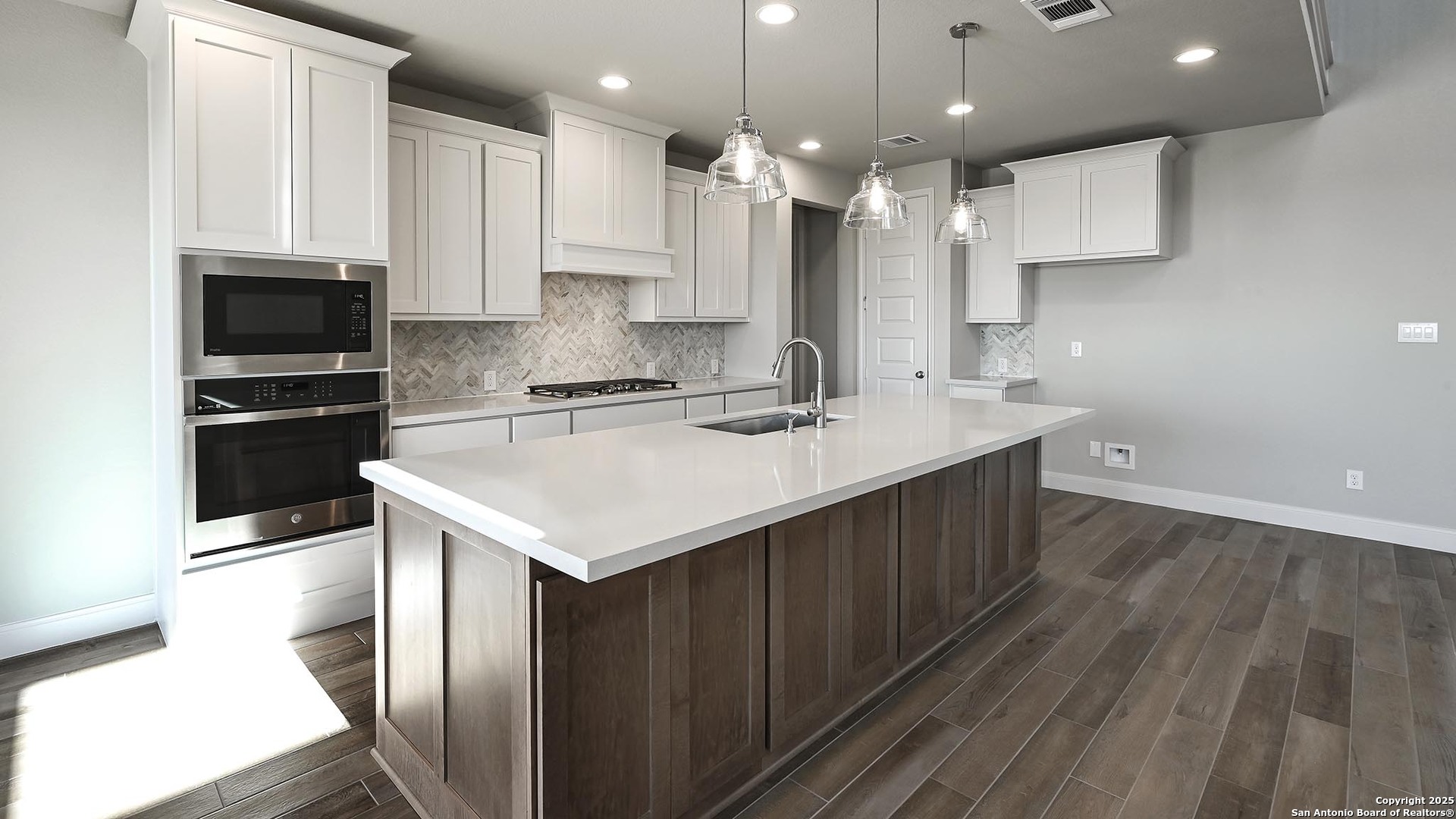 504 Athabaska Trail , New Braunfels, TX, 78130 | 1807619 | Realty Texas LLC