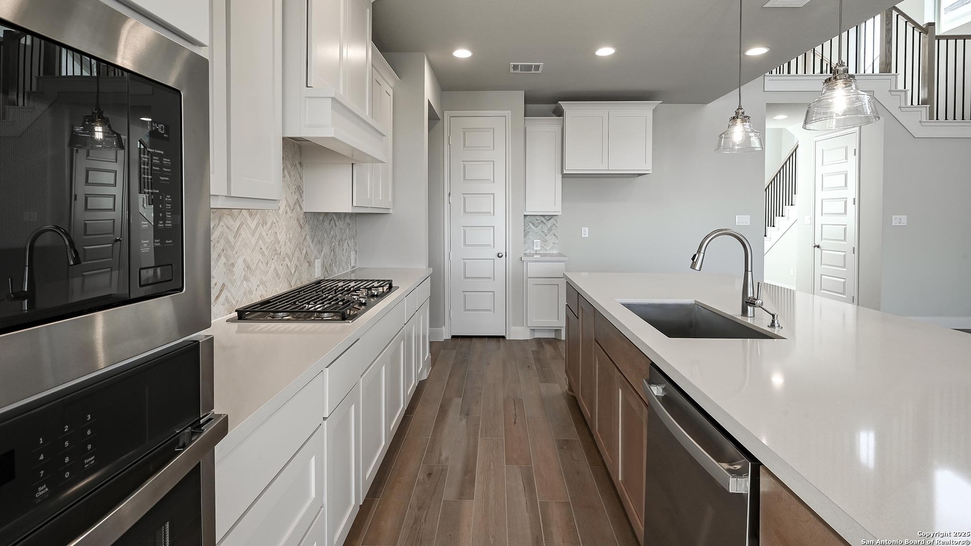 504 Athabaska Trail , New Braunfels, TX, 78130 | 1807619 | Realty Texas LLC