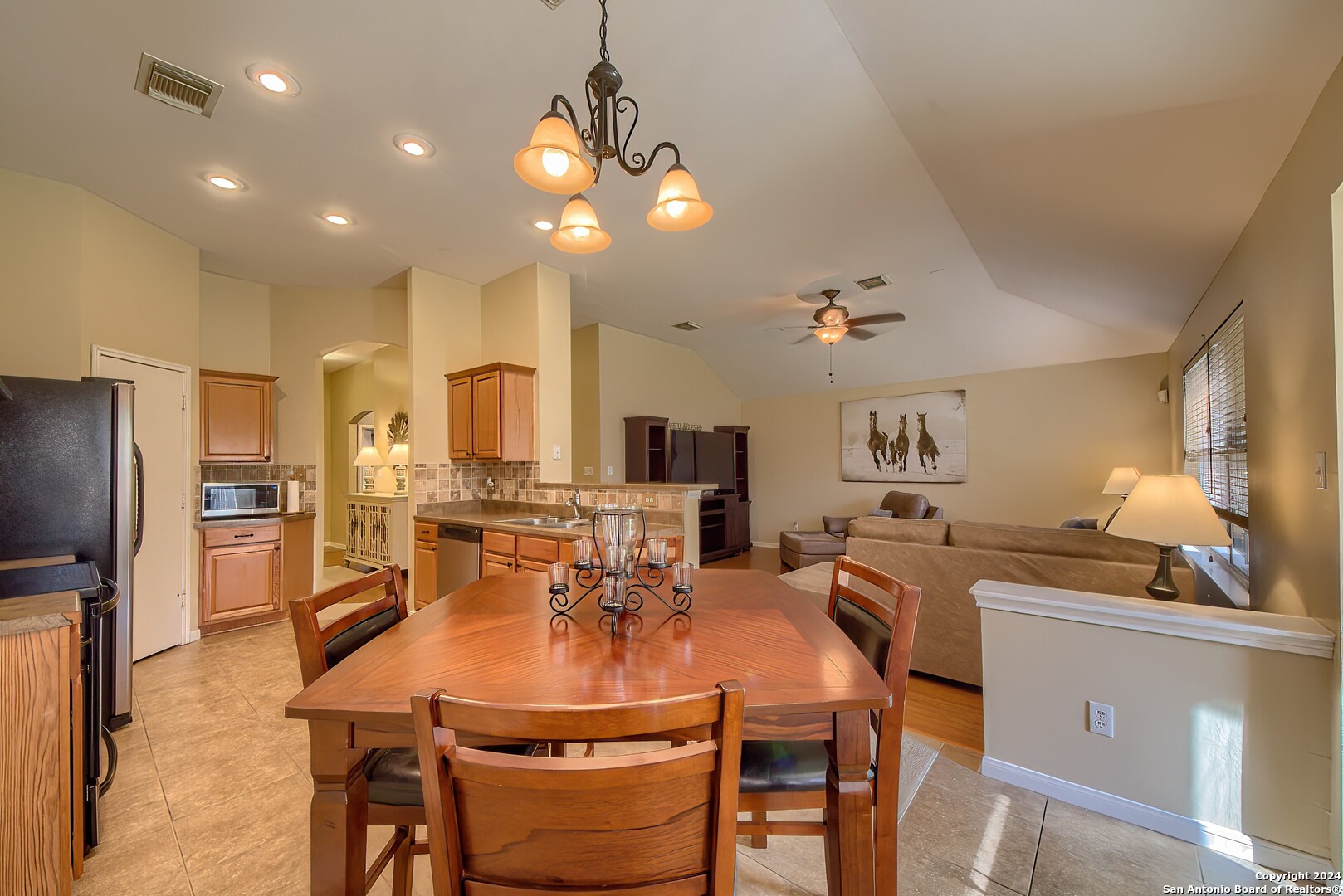 8222 Coppergate , Converse, TX, 78109-3919 | 1808902 | Realty Texas LLC