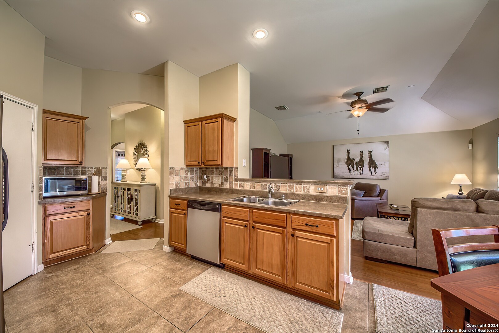 8222 Coppergate , Converse, TX, 78109-3919 | 1808902 | Realty Texas LLC