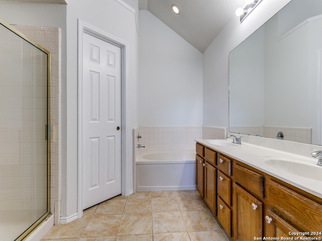 5863 Spring Cabin , San Antonio, TX, 78247-1962 | 1809578 | Realty Texas LLC