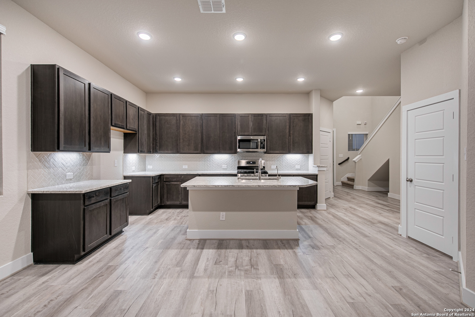 12819 Dewberry Creek , San Antonio, TX, 78254 | 1798909 | Realty Texas LLC