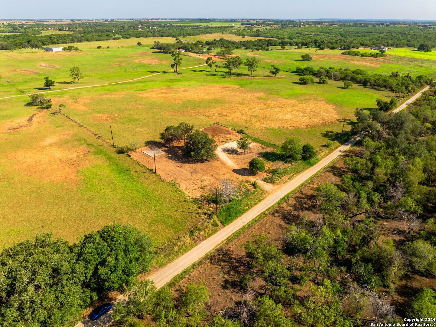 2562 County Road 104 , Floresville, TX, 78114-4881 | 1800762 | Realty Texas LLC