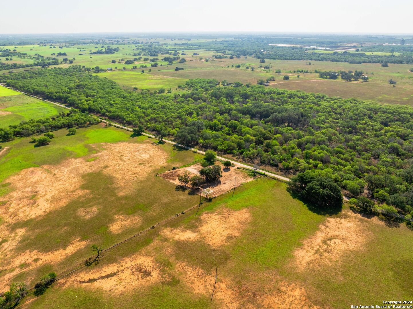 2562 County Road 104 , Floresville, TX, 78114-4881 | 1800762 | Realty Texas LLC