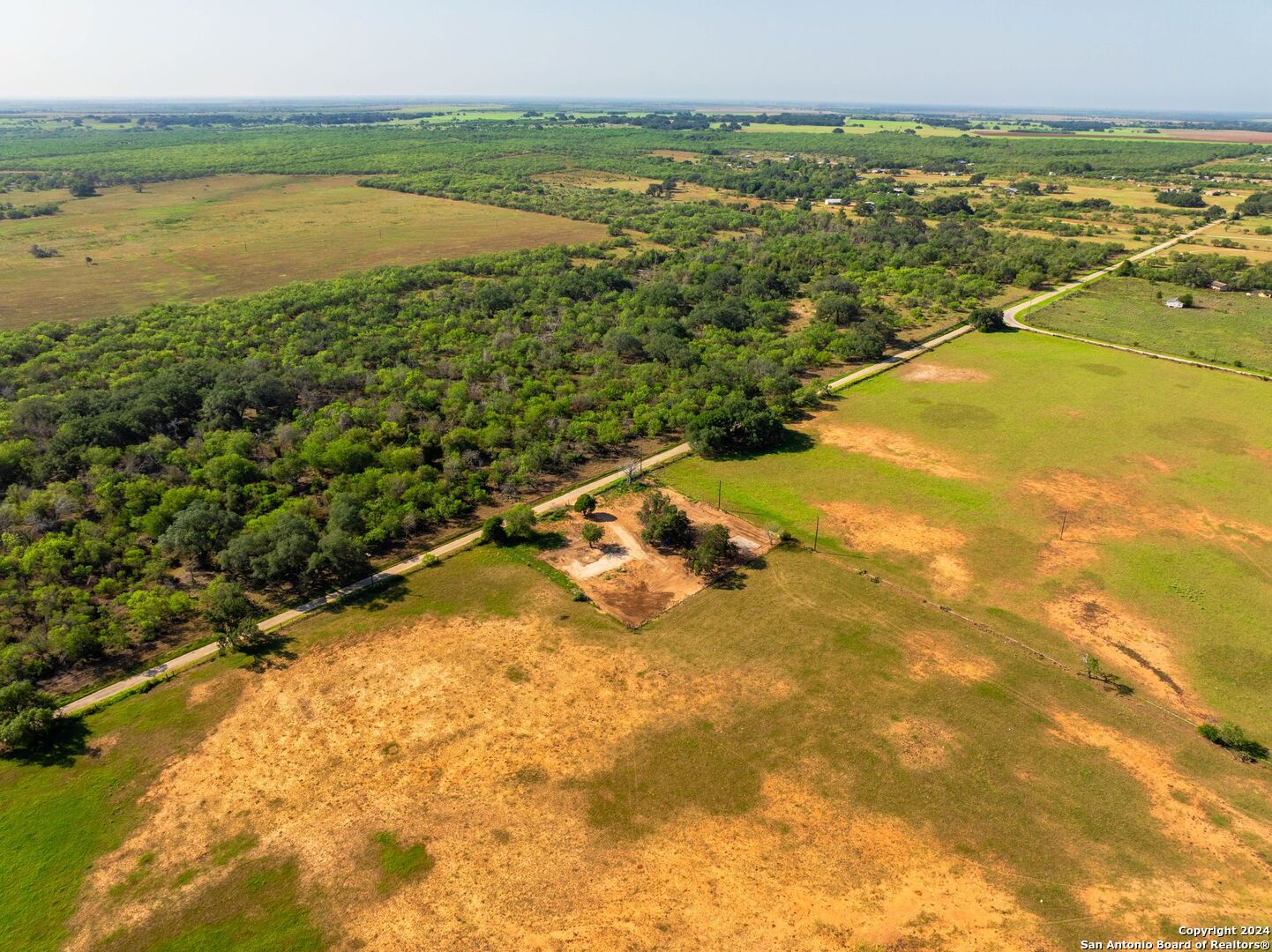 2562 County Road 104 , Floresville, TX, 78114-4881 | 1800762 | Realty Texas LLC