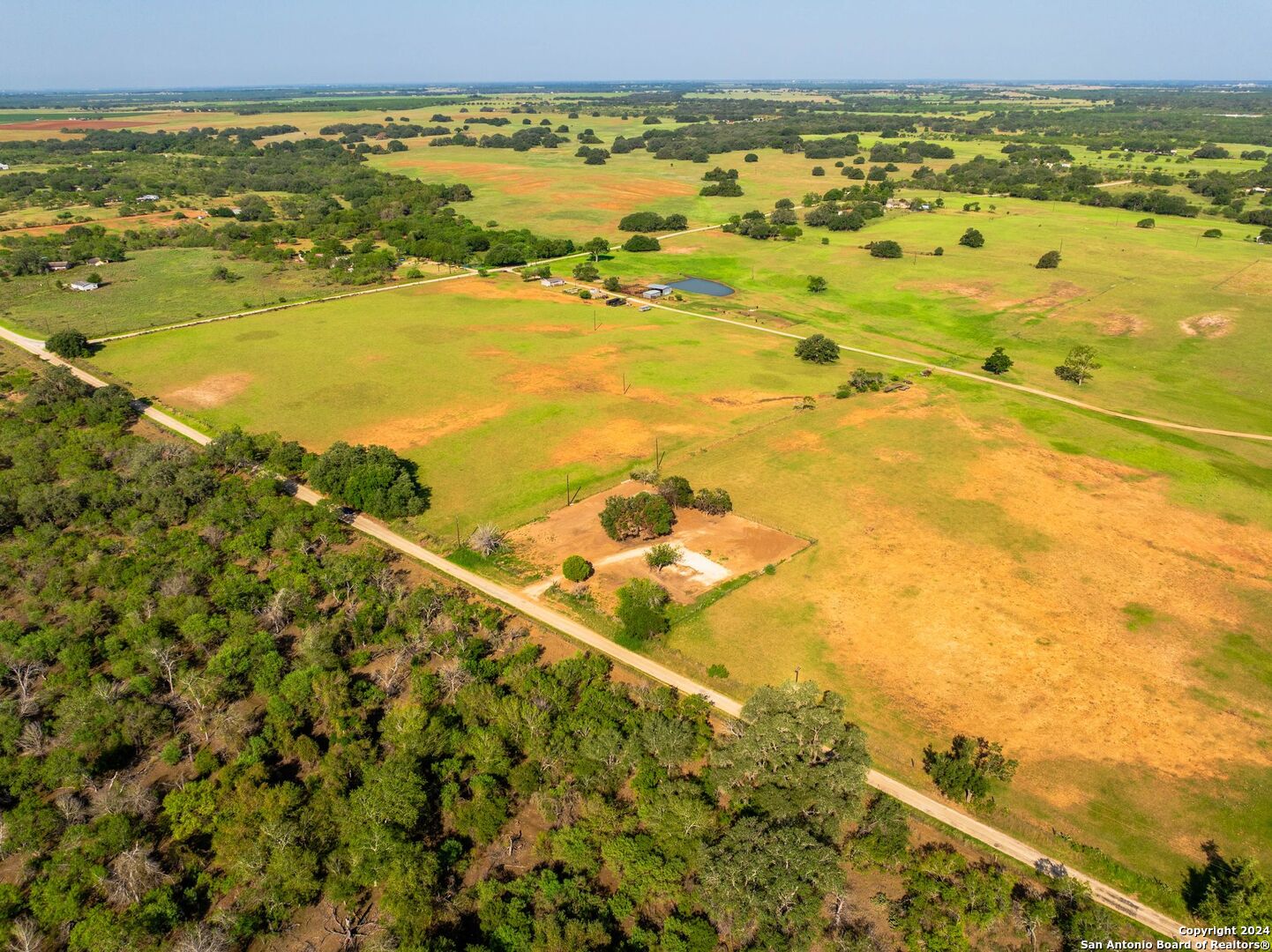 2562 County Road 104 , Floresville, TX, 78114-4881 | 1800762 | Realty Texas LLC
