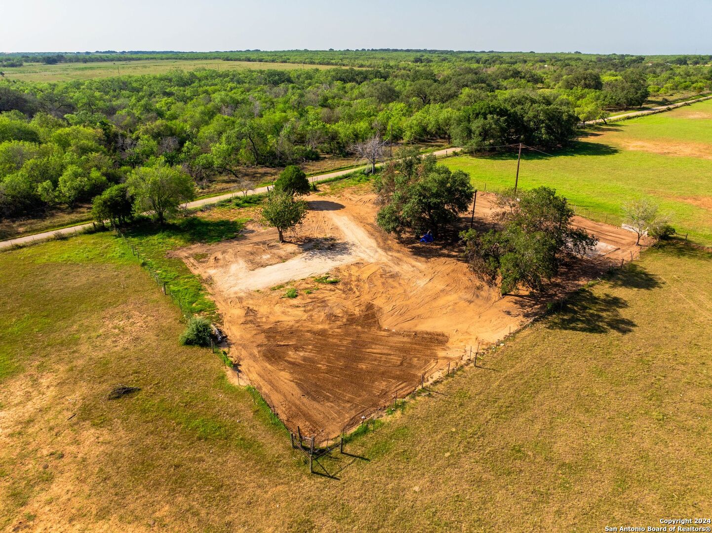 2562 County Road 104 , Floresville, TX, 78114-4881 | 1800762 | Realty Texas LLC