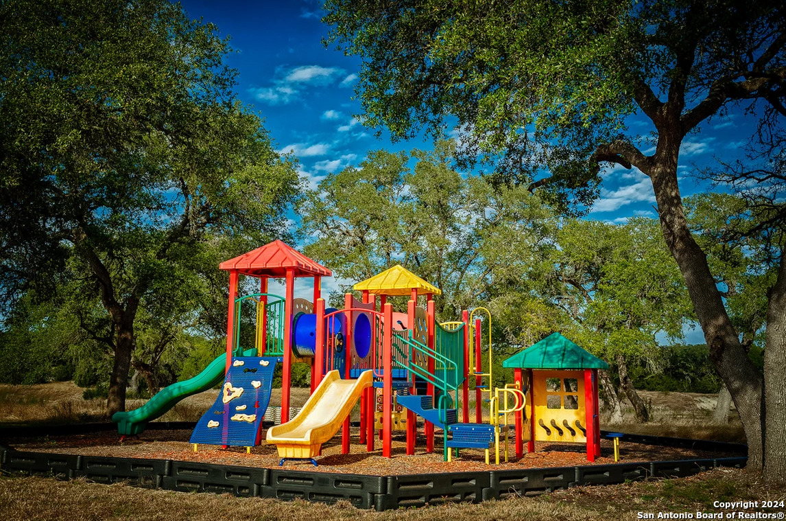 272 Restlesswind, Spring Branch, TX, 78070 | 1811201 | Realty Texas LLC