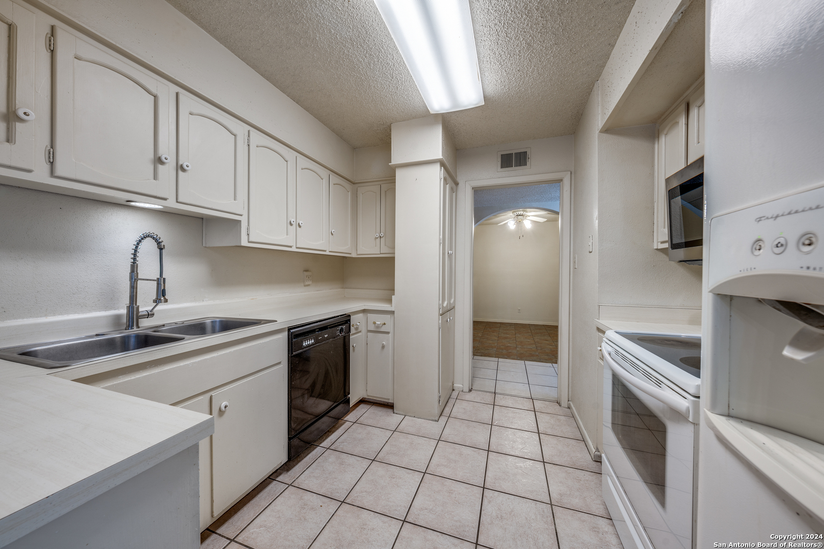 8915 Datapoint Dr 40 A , San Antonio, TX, 78229-2554 | 1811025 | Realty Texas LLC