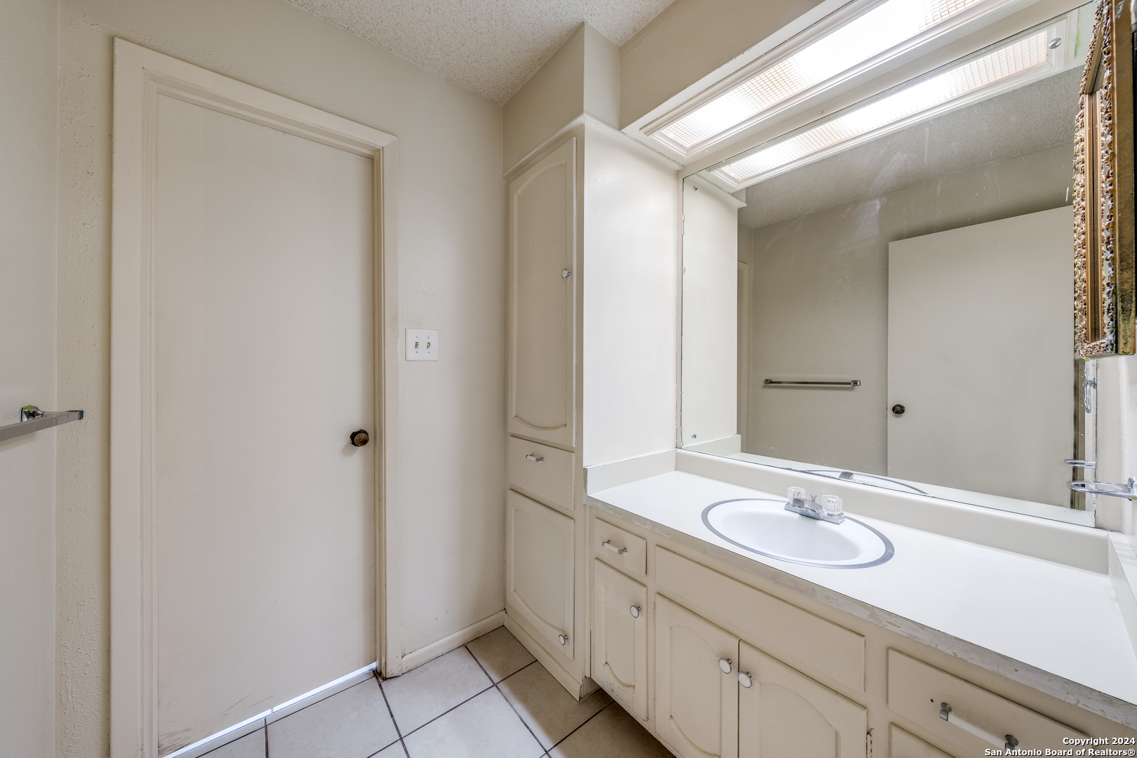 8915 Datapoint Dr 40 A , San Antonio, TX, 78229-2554 | 1811025 | Realty Texas LLC