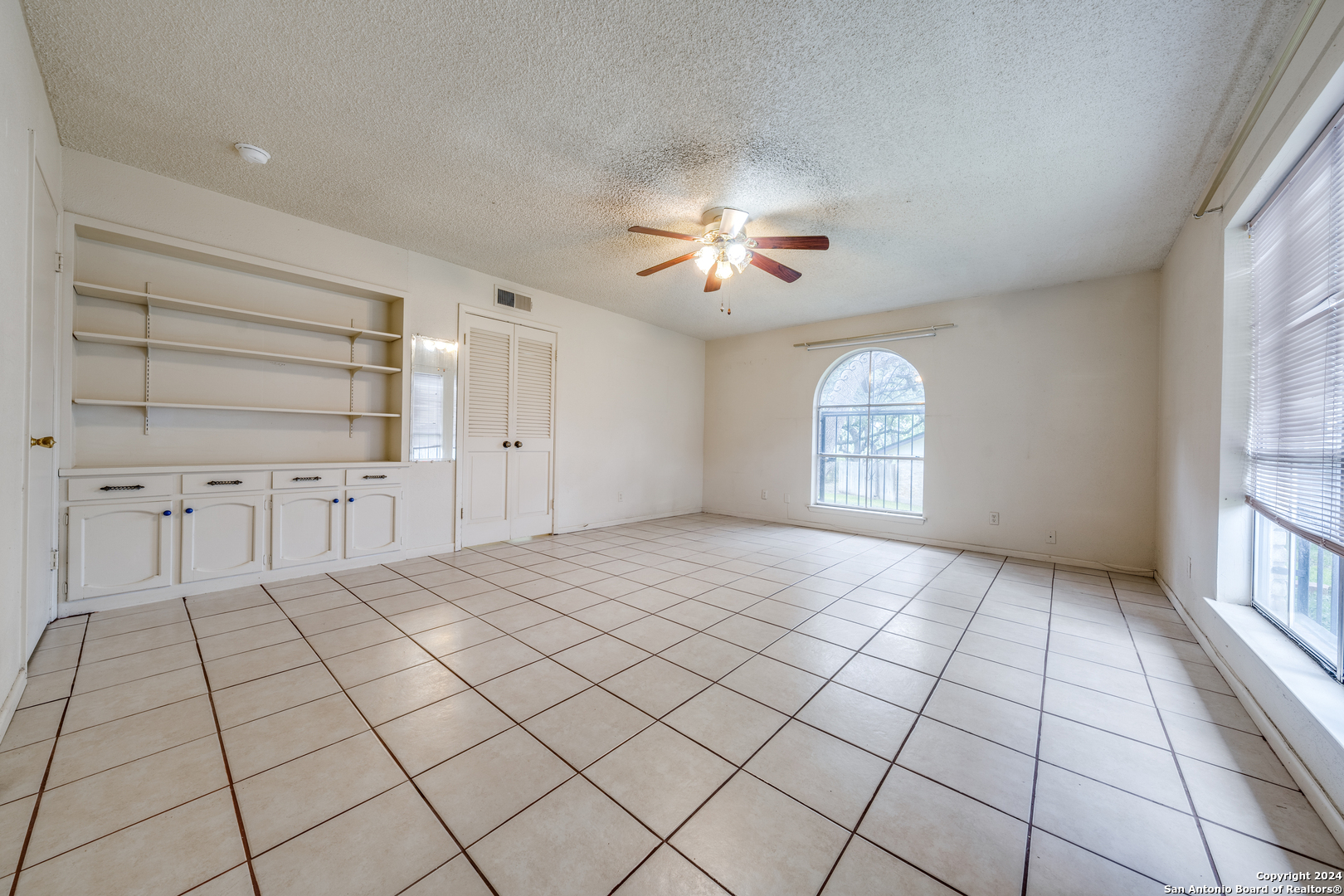 8915 Datapoint Dr 40 A , San Antonio, TX, 78229-2554 | 1811025 | Realty Texas LLC