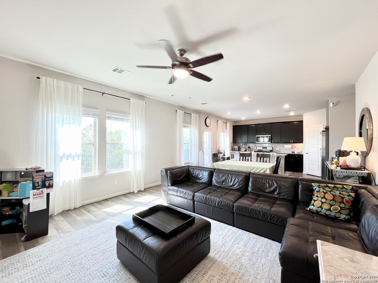 1548 Arcadian Lily , San Antonio, TX, 78245-4877 | 1811558 | Realty Texas LLC