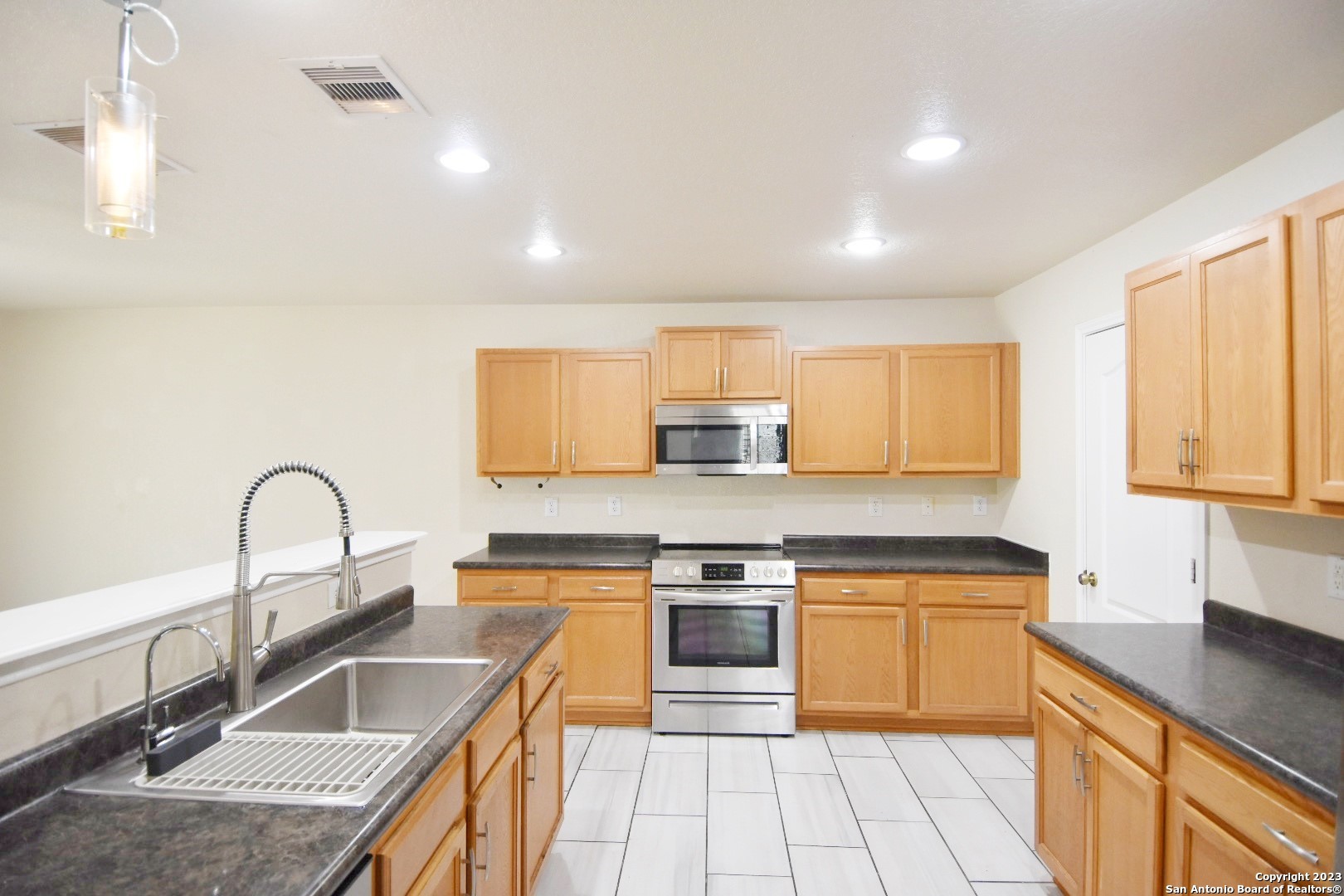 7614 Braes Stage , San Antonio, TX, 78254-6071 | 1813233 | Realty Texas LLC
