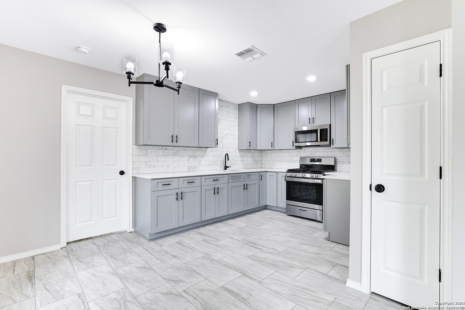 9138 Lytle , San Antonio, TX, 78224-2250 | 1813925 | Realty Texas LLC