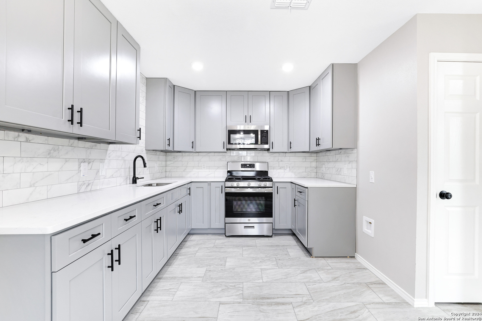 9138 Lytle , San Antonio, TX, 78224-2250 | 1813925 | Realty Texas LLC