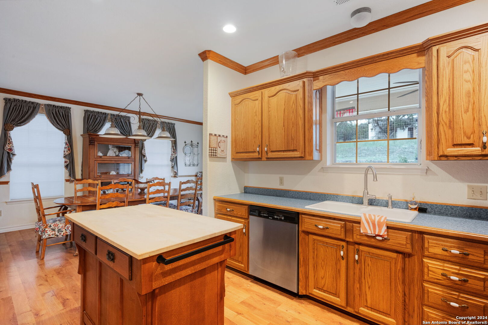 108 Mountain Vw , Boerne, TX, 78006-6228 | 1814660 | Realty Texas LLC