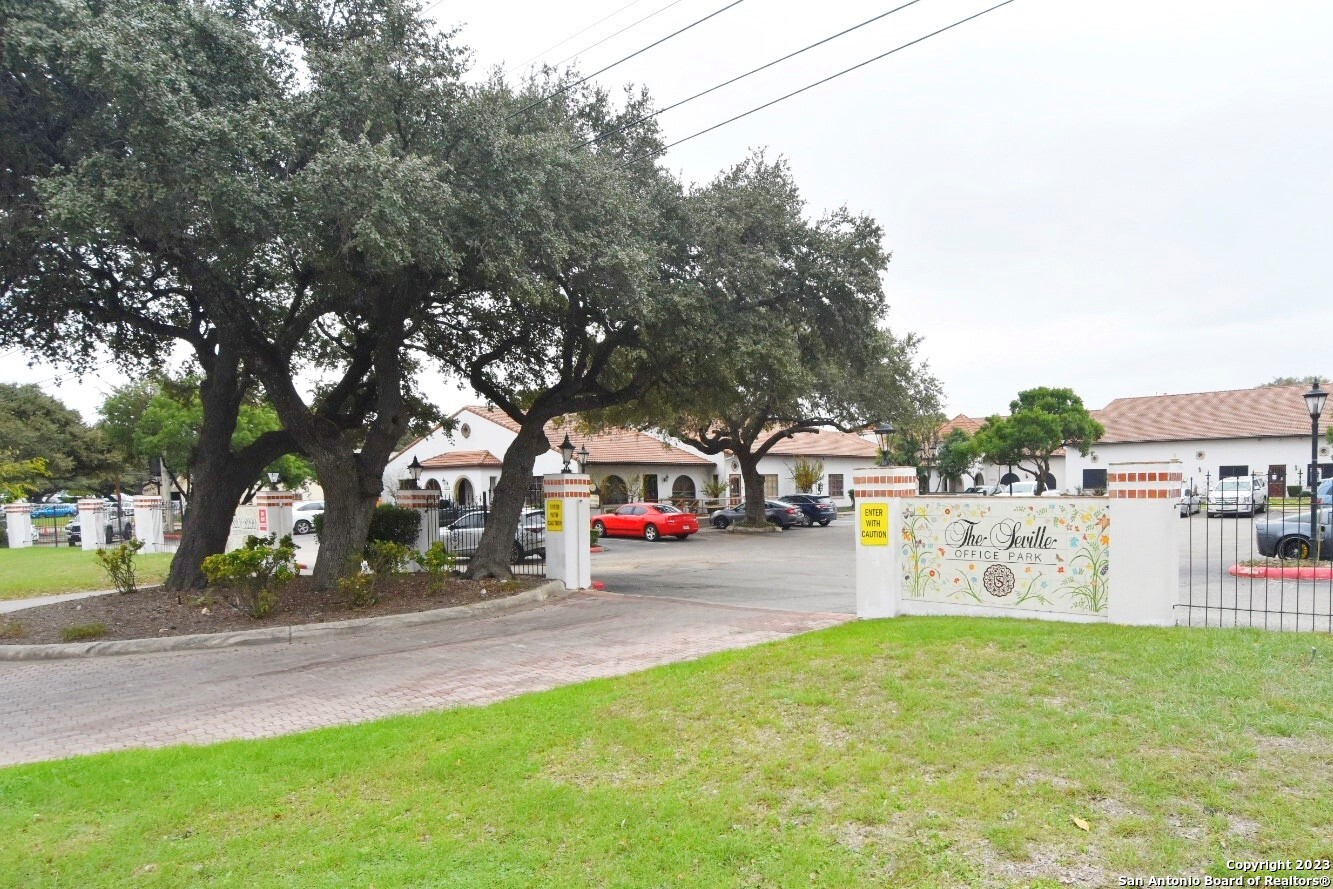 8237 Fredericksburg Road , San Antonio, TX, 78229 | 1817963 | Realty Texas LLC