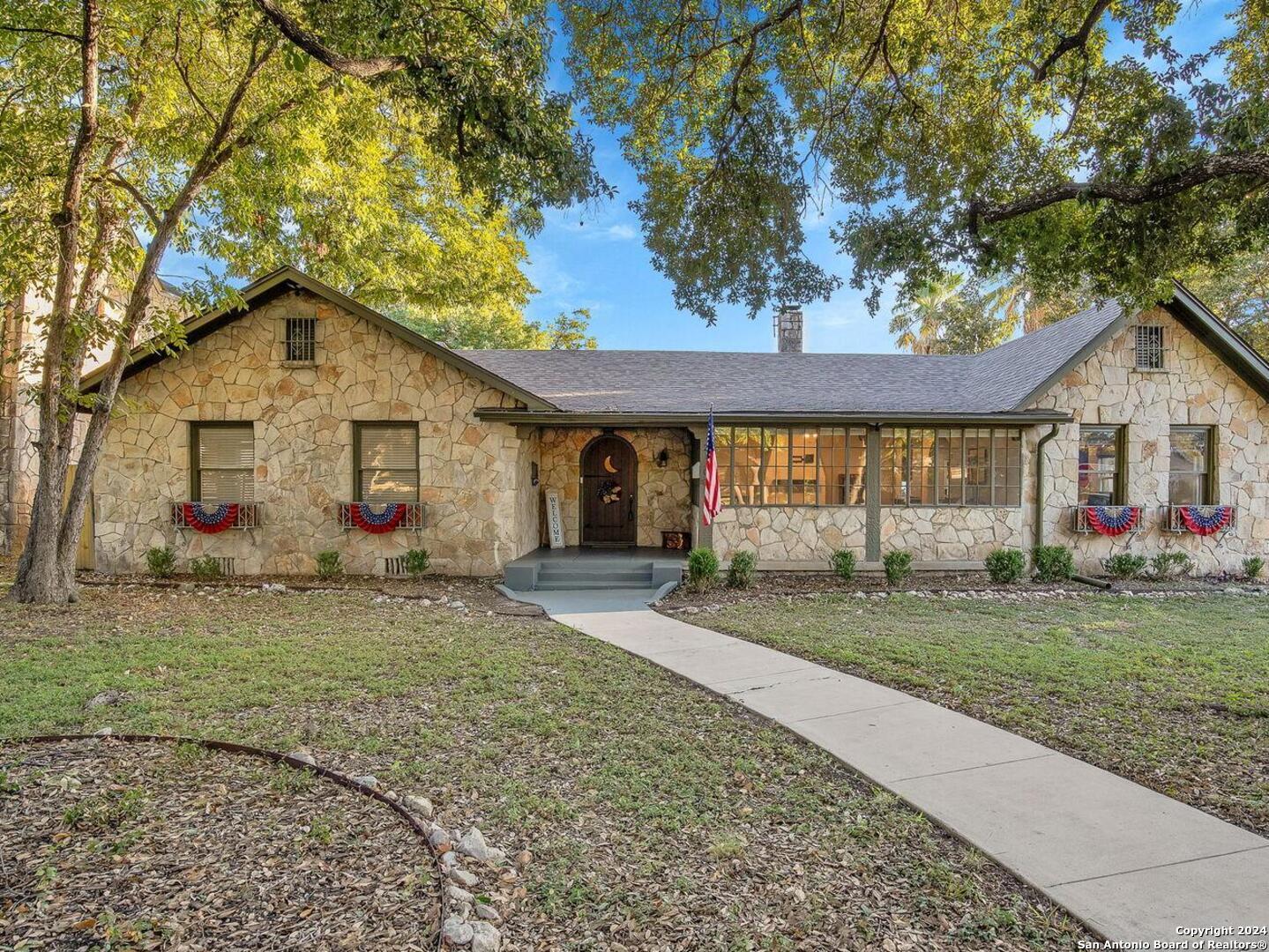 2170 W Kings Hwy , San Antonio, TX, 78201-4801 | 1818803 | Realty Texas LLC
