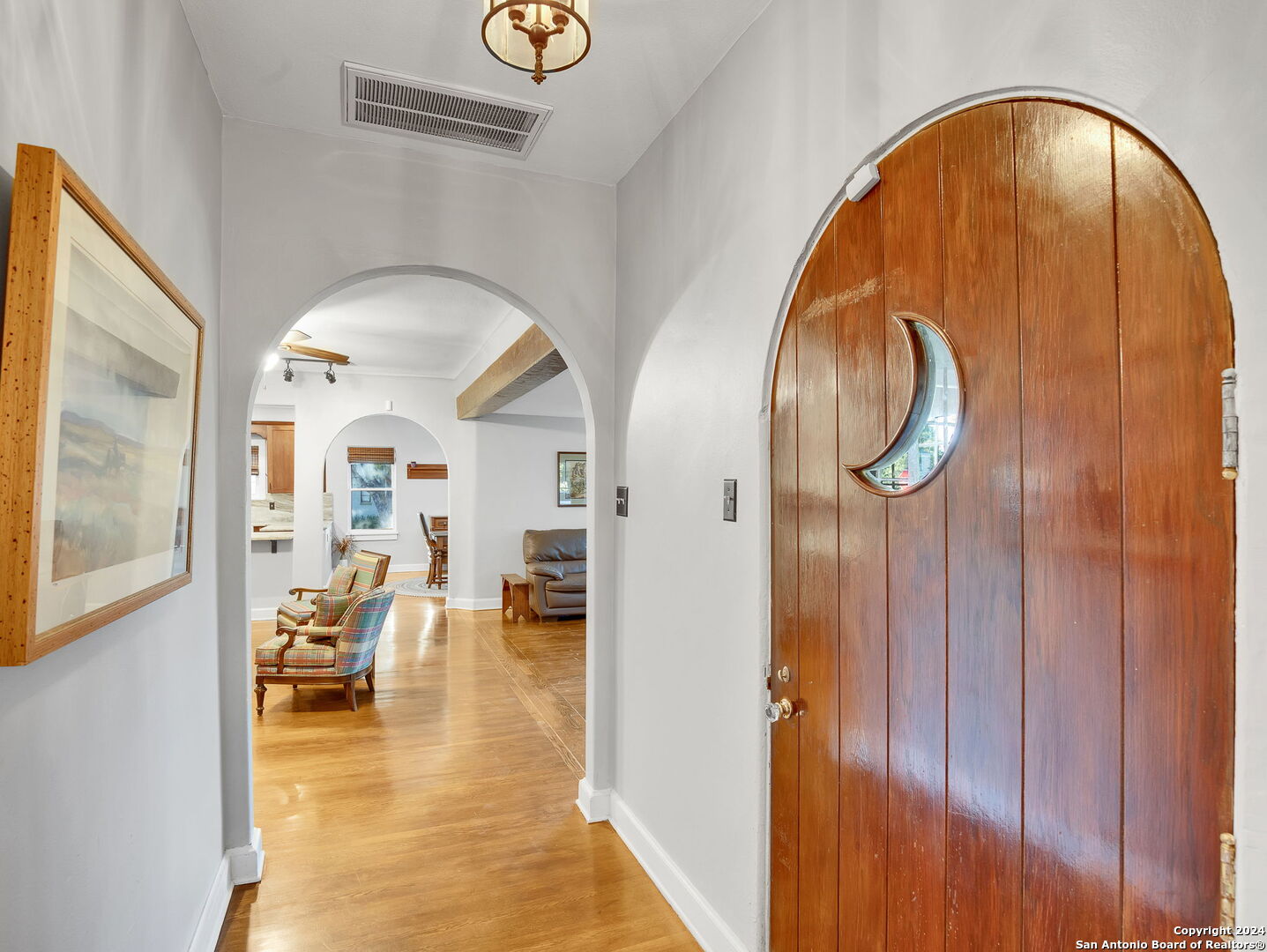 2170 W Kings Hwy , San Antonio, TX, 78201-4801 | 1818803 | Realty Texas LLC