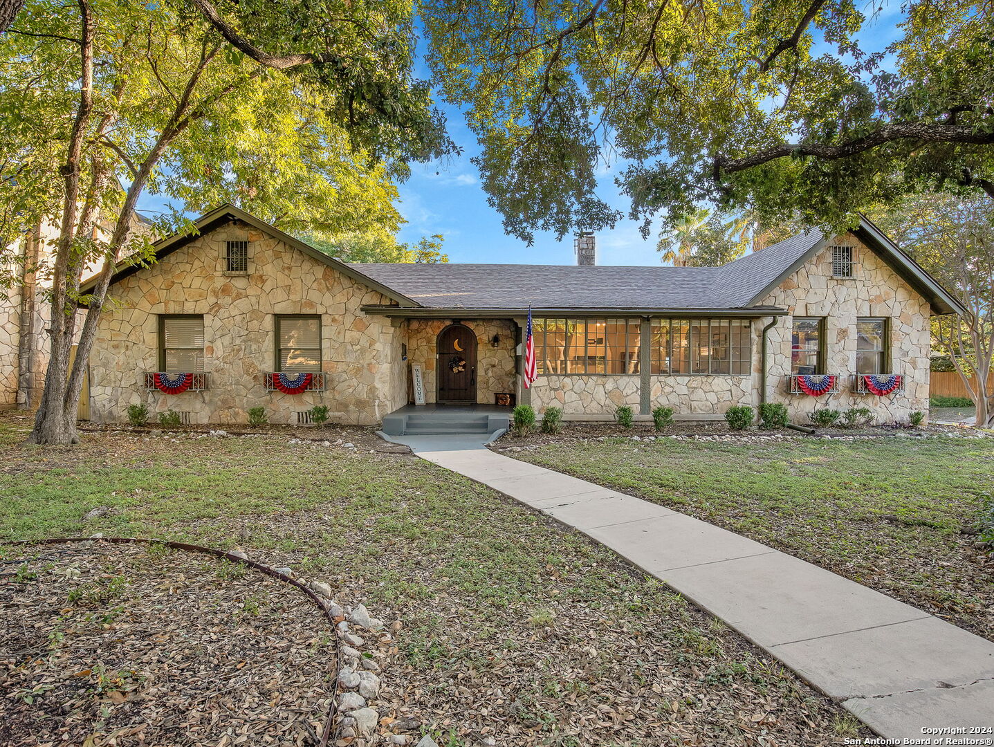 2170 W Kings Hwy , San Antonio, TX, 78201-4801 | 1818803 | Realty Texas LLC