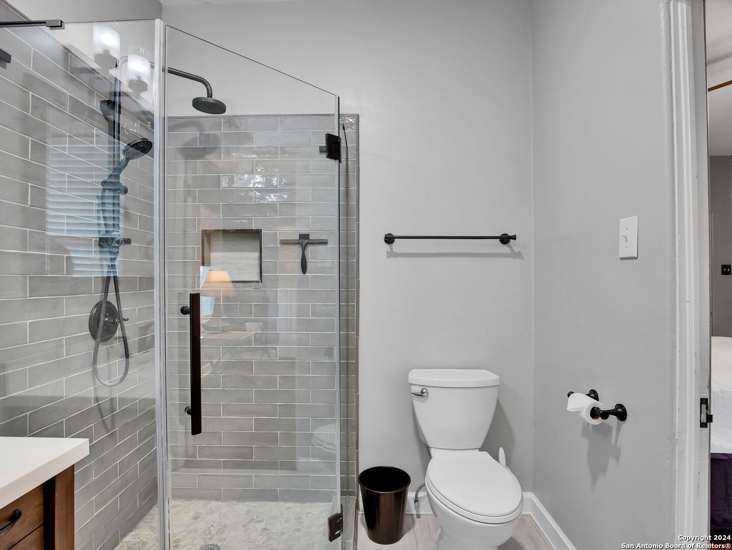 2170 W Kings Hwy , San Antonio, TX, 78201-4801 | 1818803 | Realty Texas LLC