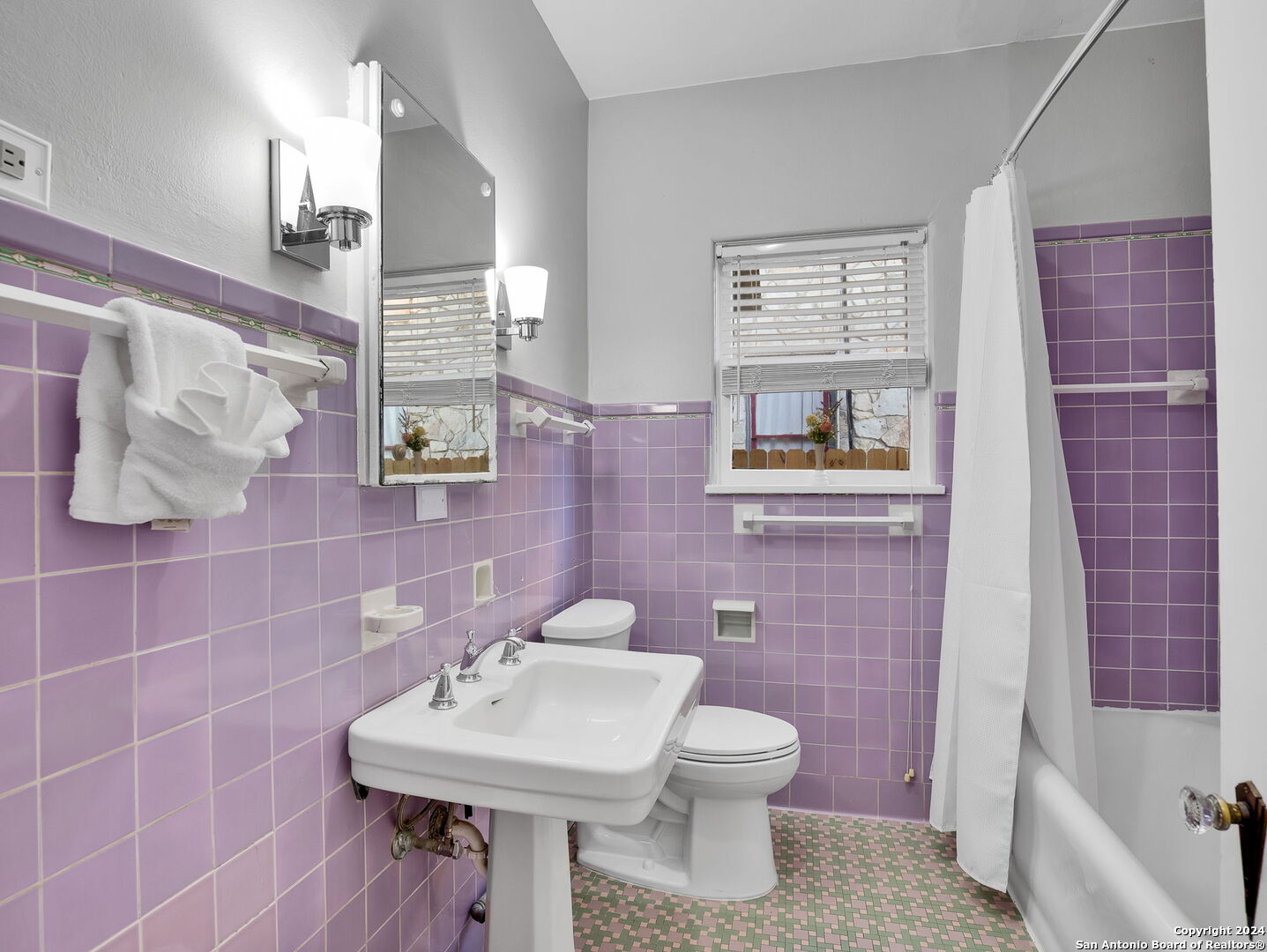 2170 W Kings Hwy , San Antonio, TX, 78201-4801 | 1818803 | Realty Texas LLC