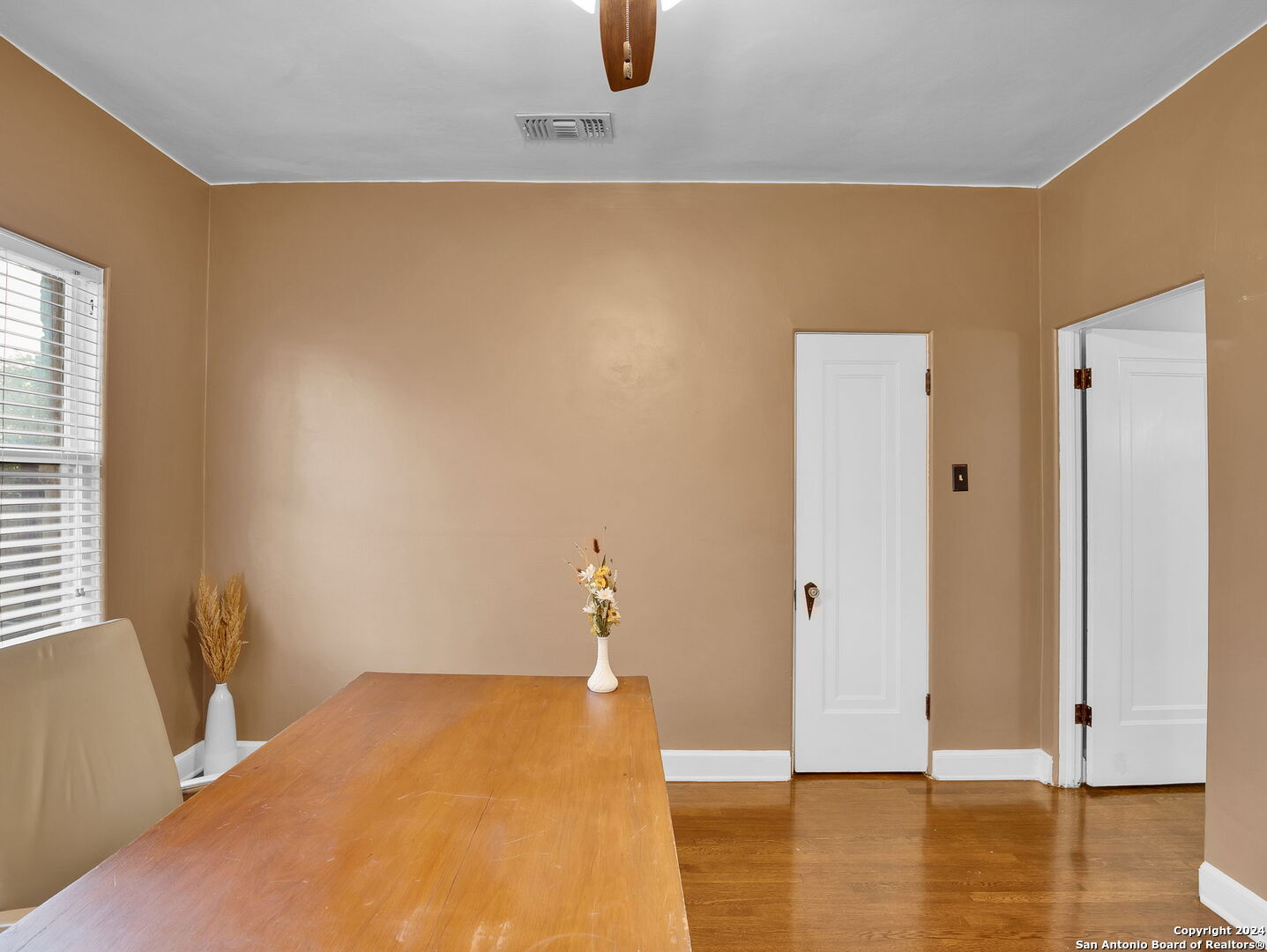 2170 W Kings Hwy , San Antonio, TX, 78201-4801 | 1818803 | Realty Texas LLC