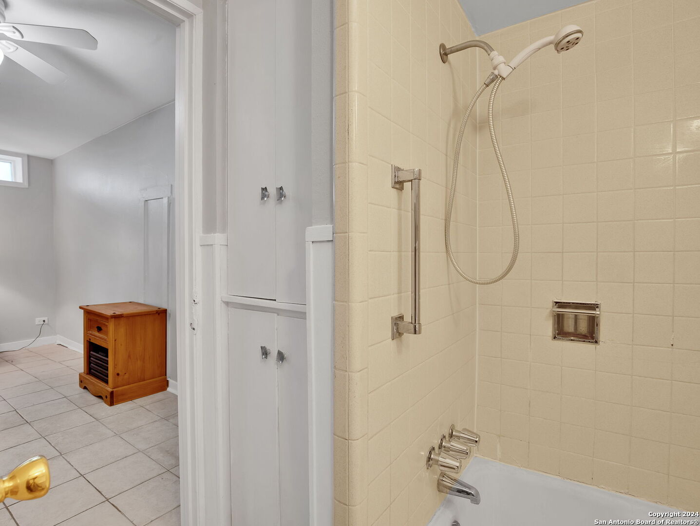 2170 W Kings Hwy , San Antonio, TX, 78201-4801 | 1818803 | Realty Texas LLC
