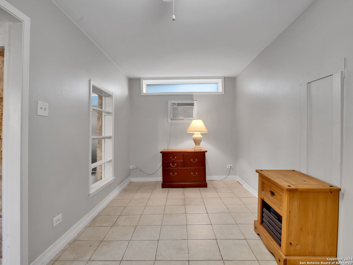 2170 W Kings Hwy , San Antonio, TX, 78201-4801 | 1818803 | Realty Texas LLC