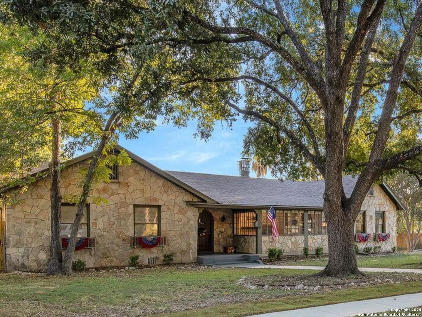 2170 W Kings Hwy , San Antonio, TX, 78201-4801 | 1818803 | Realty Texas LLC