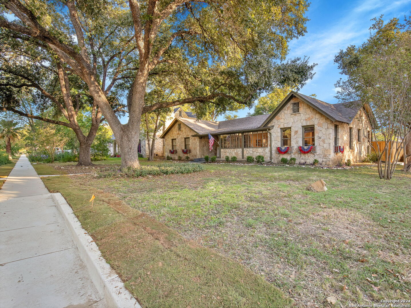 2170 W Kings Hwy , San Antonio, TX, 78201-4801 | 1818803 | Realty Texas LLC