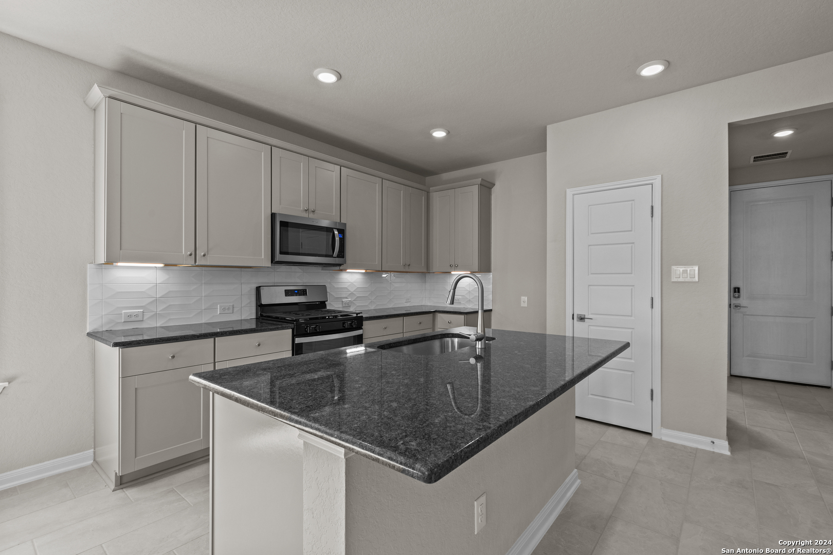 10528 Bricewood Park , Helotes, TX, 78023 | 1818303 | Realty Texas LLC
