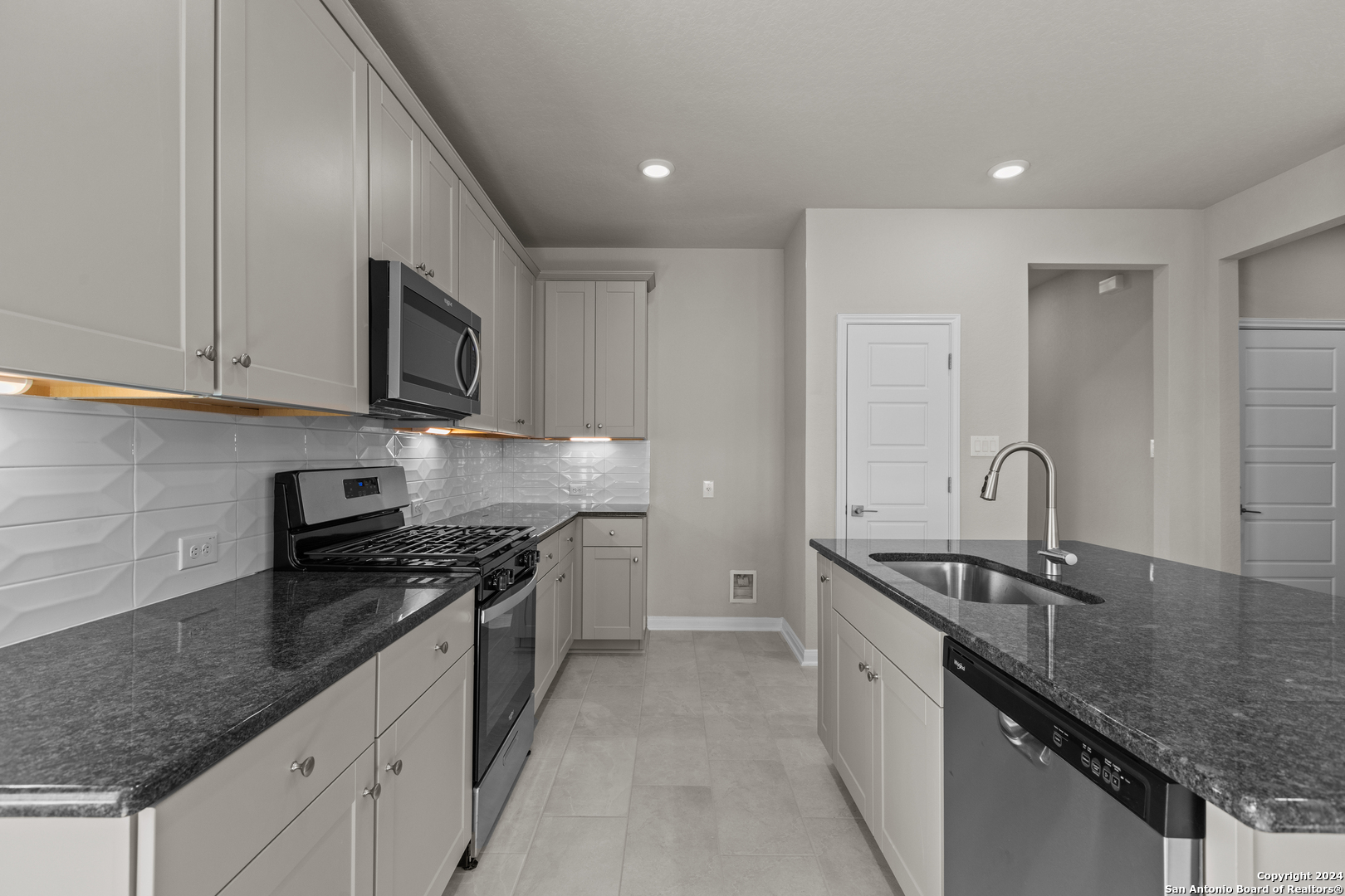 10528 Bricewood Park , Helotes, TX, 78023 | 1818303 | Realty Texas LLC